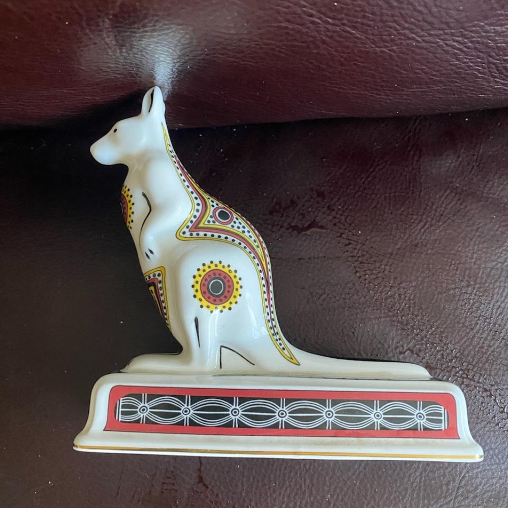 WEDGWOOD KANGAROO FIGURINE